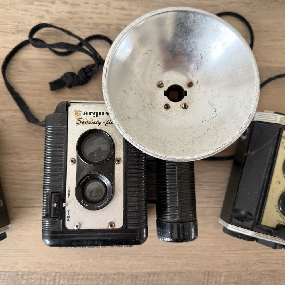 3 Vintage Cameras UNTESTED - Picture 3 of 8